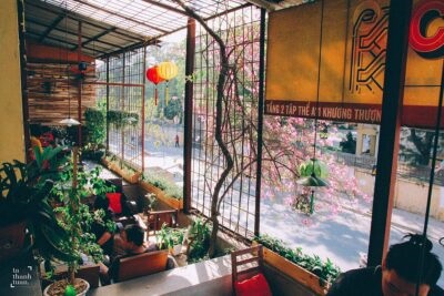5 Coffee shops hidden inside old Hanoi apartment blocks